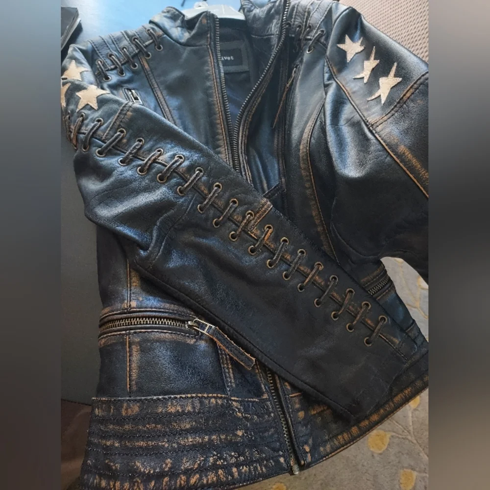 Black Rivet (Wilsons Leather) Distressed Leather Jacket with Star Details, S - Picture 6 of 16